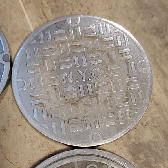 Godinger Metal Set of 4 Storm Sewer Coaste… - Picture 4 of 6